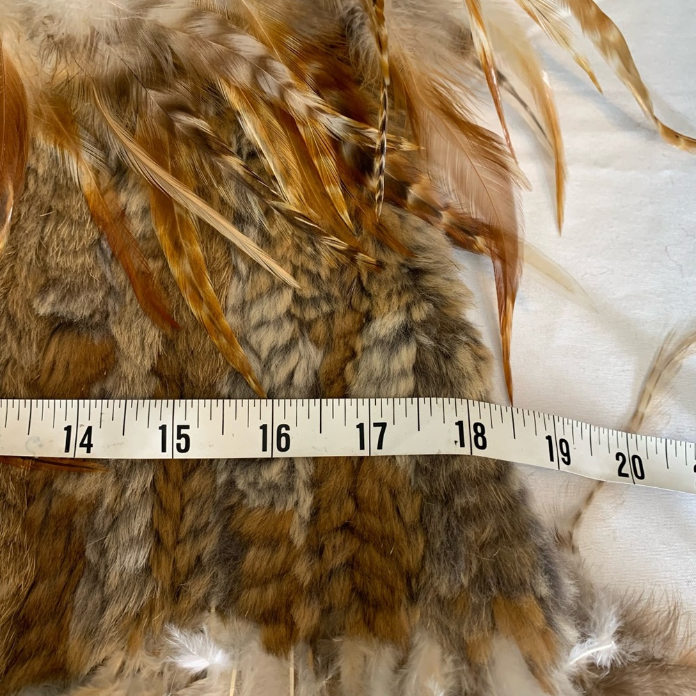 Autunno fur and feathery vest~ perfect for Fall….🍁🍂🍁 - Picture 5 of 9